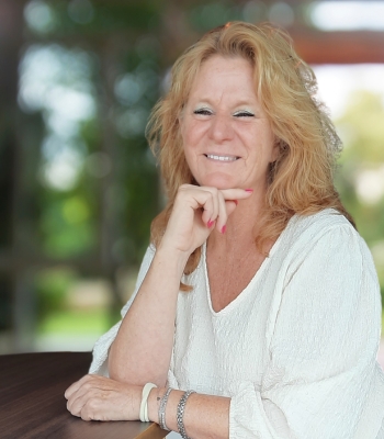 Esther van den  Bergh